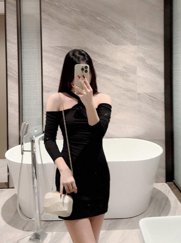 Rounded Box w/Curves Clutch/Crossbody