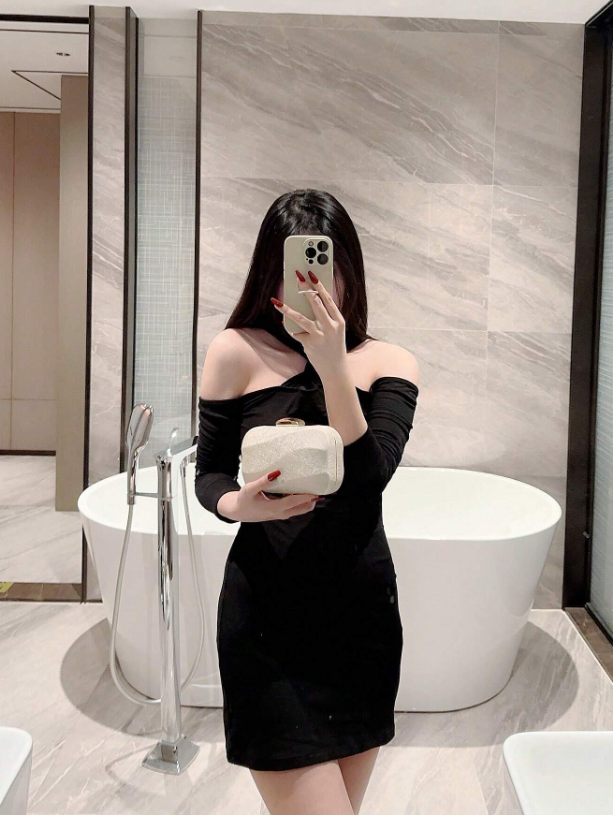 Rounded Box w/Curves Clutch/Crossbody