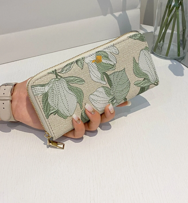 Floral Cover Pattern Clutch Purse