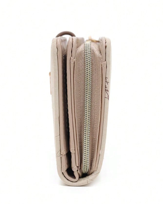 Leaf Metal, Clutch