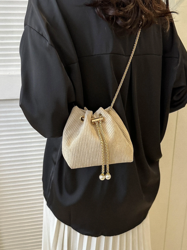Chain & Faux Pearl Decor Bucket Crossbody