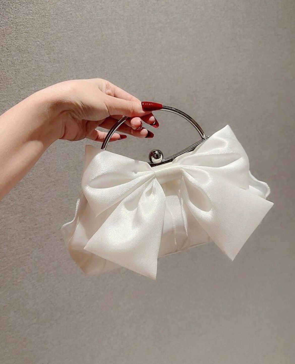 Silky Bow and Metal Rail Carry Piece